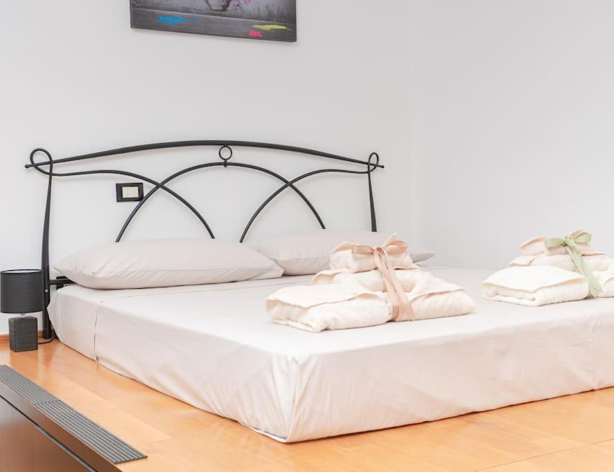 Milano Naviglio Grande Appartamento Zona Tortona Екстер'єр фото